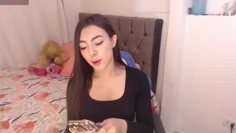 Snapshot of yasminsmith_ chatting on 03/08/25, 03:35 Yasmin online show from 03/08/25, 03:35