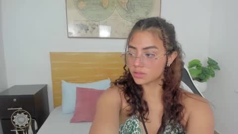 Snapshot of yaya23x chatting on 01/03/25, 03:22 yaya23x online show from 01/03/25, 03:22