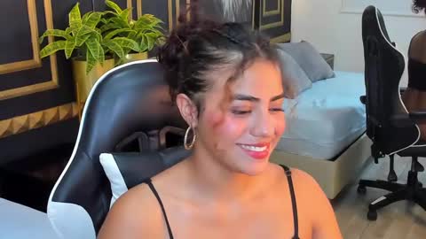 Snapshot of yaya23x chatting on 02/19/25, 07:38 yaya23x online show from 02/19/25, 07:38