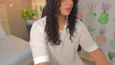 Snapshot of yaya23x chatting on 10/01/25, 02:12 yaya23x online show from 10/01/25, 02:12