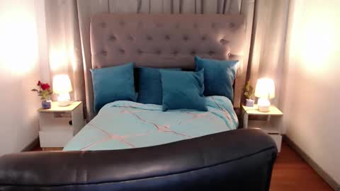 Yen online show from 11/04/25, 06:07