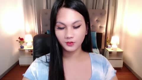 Yen online show from 11/17/25, 05:35