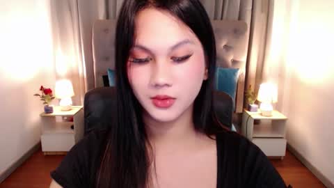 Yen online show from 11/19/25, 02:22