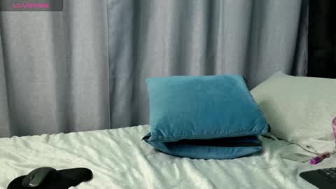 Snapshot of yenn_claros chatting on 10/25/25, 08:25 Yenni online show from 10/25/25, 08:25