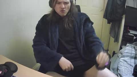 Snapshot of yeovil_alex chatting on 01/05/25, 04:04 Alex online show from 01/05/25, 04:04