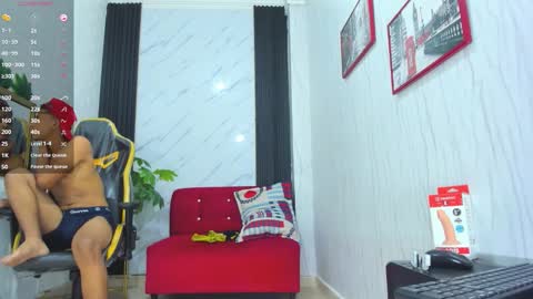 Snapshot of yeps_pluss chatting on 11/18/25, 10:47 M O R E N O online show from 11/18/25, 10:47