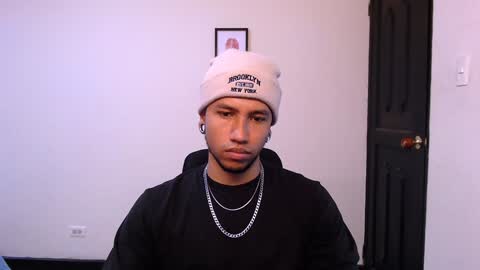 Yeff ind. model  online show from 12/18/24, 05:21