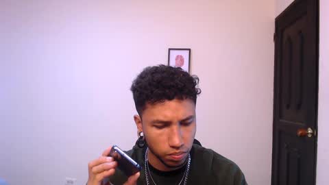 Yeff ind. model  online show from 12/19/24, 06:34