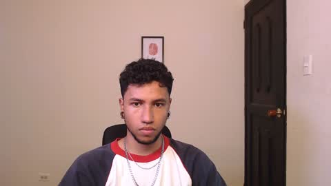 Yeff ind. model  online show from 12/23/24, 08:36