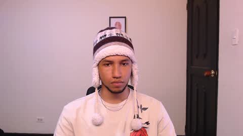 Yeff ind. model  online show from 12/25/24, 12:16