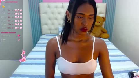 Snapshot of yessica__cruz chatting on 09/28/25, 04:40 IM YESSICA online show from 09/28/25, 04:40