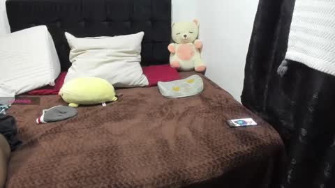 yinyyanghot online show from 10/16/25, 10:49