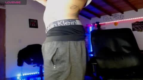 Snapshot of yio__cohen chatting on 12/18/24, 05:26 yio cohen online show from 12/18/24, 05:26