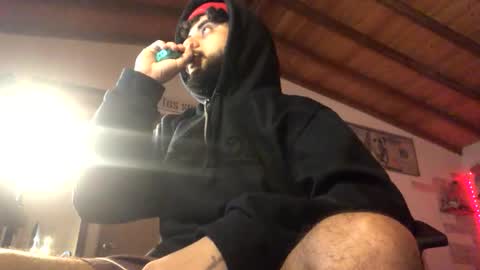 Snapshot of yio__cohen chatting on 01/07/25, 03:35 yio cohen online show from 01/07/25, 03:35