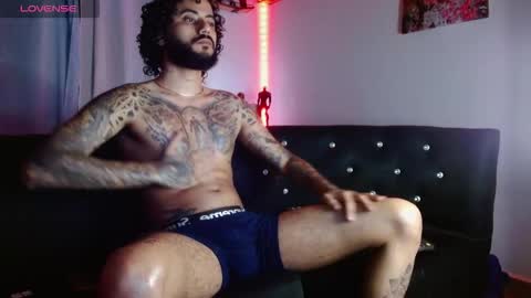 Snapshot of yio__cohen chatting on 09/15/25, 03:28 yio cohen online show from 09/15/25, 03:28