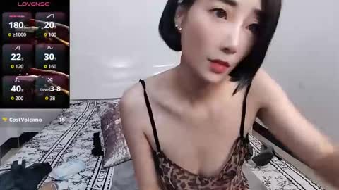 Snapshot of yiwa2025 chatting on 11/01/25, 06:04 yiwa2025 online show from 11/01/25, 06:04