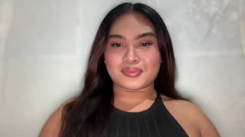 yllana love online show from 09/17/25, 04:08