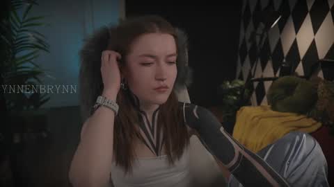 Snapshot of ynnenbrynn chatting on 01/29/25, 01:38 ynnenbrynn online show from 01/29/25, 01:38