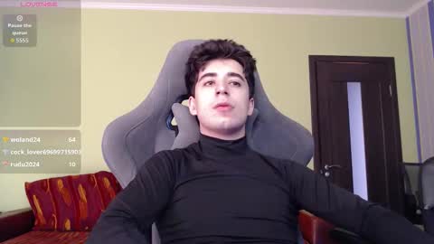 Snapshot of yofukashi chatting on 10/15/25, 09:31 yofukashi online show from 10/15/25, 09:31