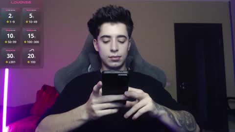 Snapshot of yofukashi chatting on 11/21/25, 11:31 yofukashi online show from 11/21/25, 11:31