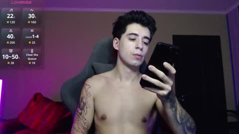 Snapshot of yofukashi chatting on 11/25/25, 10:43 yofukashi online show from 11/25/25, 10:43