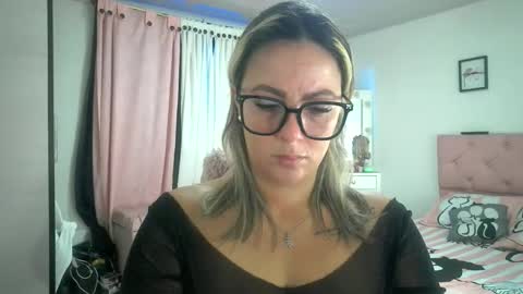 Snapshot of yokiko_daring chatting on 10/24/25, 12:01 yokiko online show from 10/24/25, 12:01