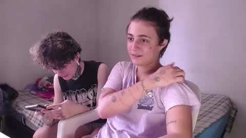 Snapshot of yoonbum_ chatting on 10/09/25, 05:00 Little Mike Independent model online show from 10/09/25, 05:00