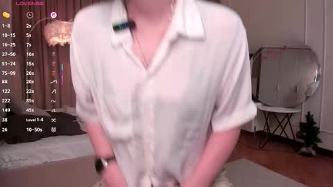 Snapshot of you_fell_in_love chatting on 09/14/25, 08:52 Elizabeth brunette -- Darline blonde online show from 09/14/25, 08:52