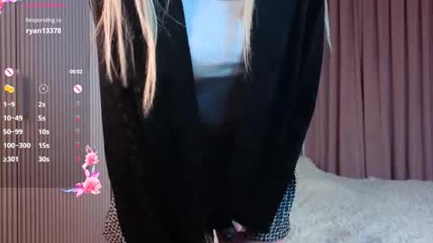 Elizabeth brunette -- Darline blonde  online show from 10/28/25, 07:38