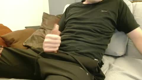 Snapshot of youboyvie chatting on 01/25/25, 01:41 Rob online show from 01/25/25, 01:41