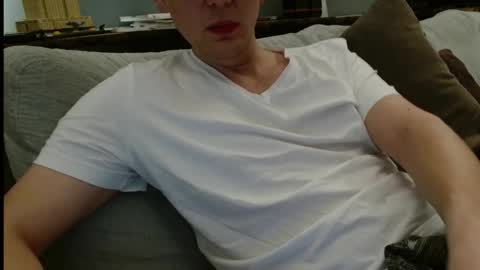 Snapshot of youboyvie chatting on 03/01/25, 04:37 Rob online show from 03/01/25, 04:37