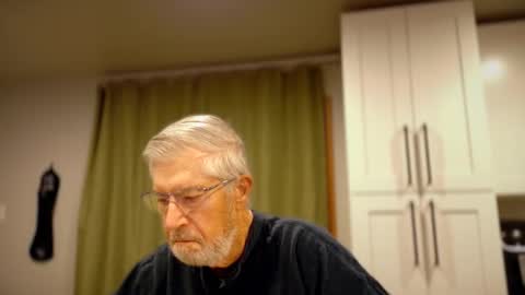 Colorado Guy Straight online show from 10/31/25, 01:01