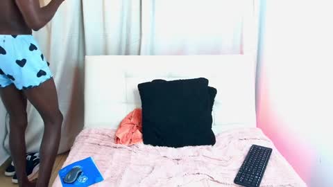 Snapshot of youn_king chatting on 03/12/25, 01:08 ALEX online show from 03/12/25, 01:08