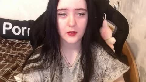 your_8a8y online show from 10/22/25, 10:59