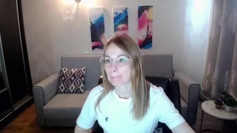 Snapshot of your_crush_12 chatting on 10/15/25, 06:35 your_crush_12 online show from 10/15/25, 06:35