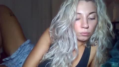 Snapshot of your_fav1 chatting on 09/14/25, 01:27 your_fav1 online show from 09/14/25, 01:27