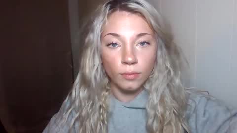 Snapshot of your_fav1 chatting on 10/25/25, 01:46 your_fav1 online show from 10/25/25, 01:46