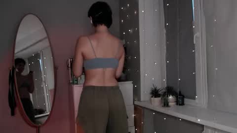 Alex and Kris long hair online show from 09/30/25, 03:39