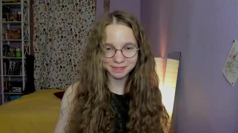 Leslie online show from 09/15/25, 02:11