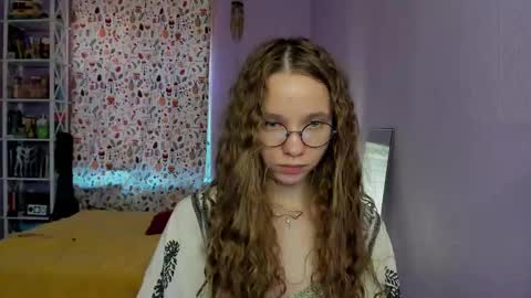 Leslie online show from 09/22/25, 05:09