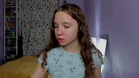 Leslie online show from 09/29/25, 02:49