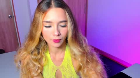 Snapshot of your_little_ chatting on 01/08/25, 01:52 your_little_ online show from 01/08/25, 01:52