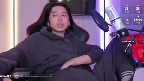 Snapshot of your_little_twink chatting on 10/16/25, 11:06 Han online show from 10/16/25, 11:06