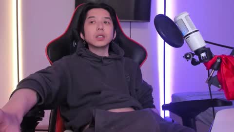 Snapshot of your_little_twink chatting on 10/18/25, 02:47 Han online show from 10/18/25, 02:47