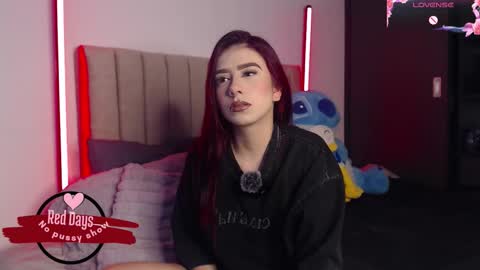 Snapshot of your_rosalie chatting on 11/21/25, 04:00 your_rosalie online show from 11/21/25, 04:00