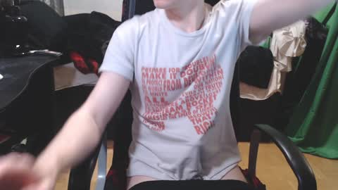 Snapshot of your_secret_johnny chatting on 12/05/24, 12:30 Ben Dover online show from 12/05/24, 12:30