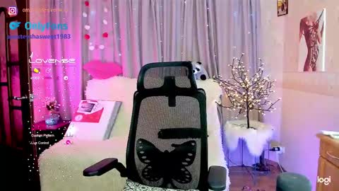 Snapshot of your_wild_amazon_forever chatting on 02/18/25, 01:11 you can call baby Anna my goddess online show from 02/18/25, 01:11