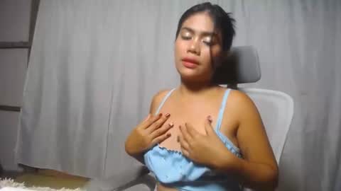 Snapshot of yourasian_sweetgurl69 chatting on 09/10/25, 02:22 A V A online show from 09/10/25, 02:22