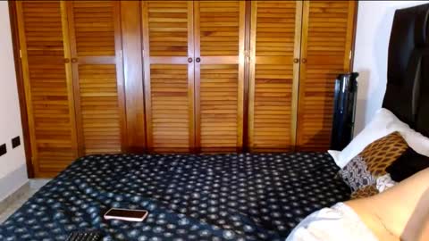 yourcouplehot online show from 11/15/25, 06:33