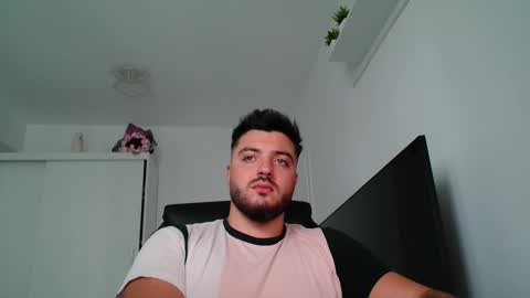 Crush online show from 10/04/25, 09:29